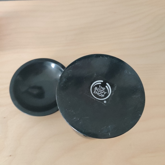 Soapstone oil warmer soapstone black from The Body Shop - Picture 6 of 6